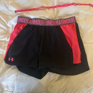 Under Armour Women's Black and Pink Shorts size small